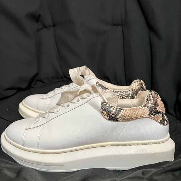 Steve Madden Sneakers - Picture 3 of 6